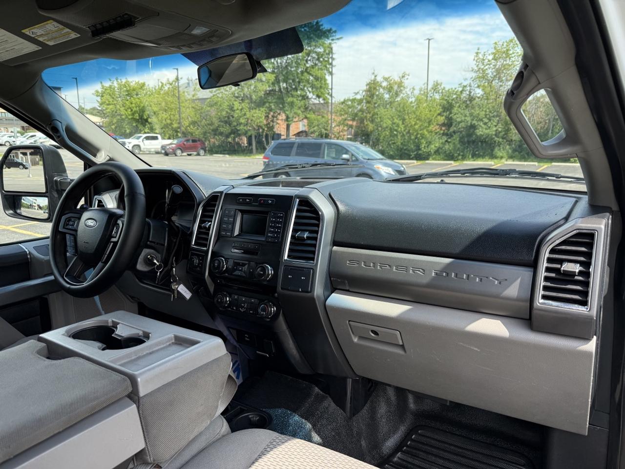 2017 Ford F-350 XLT Photo