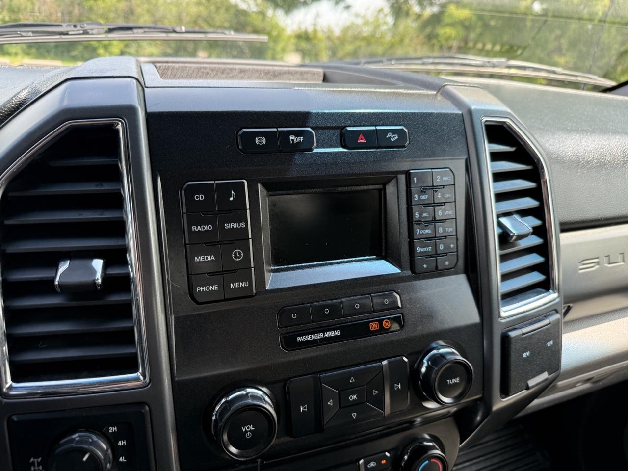 2017 Ford F-350 XLT Photo