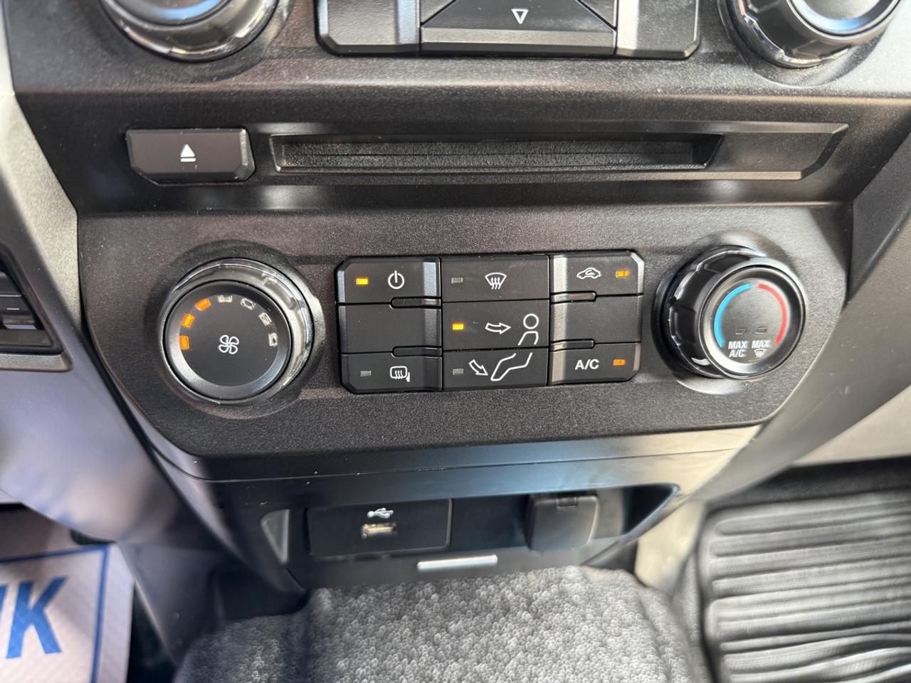 2017 Ford F-350 XLT Photo