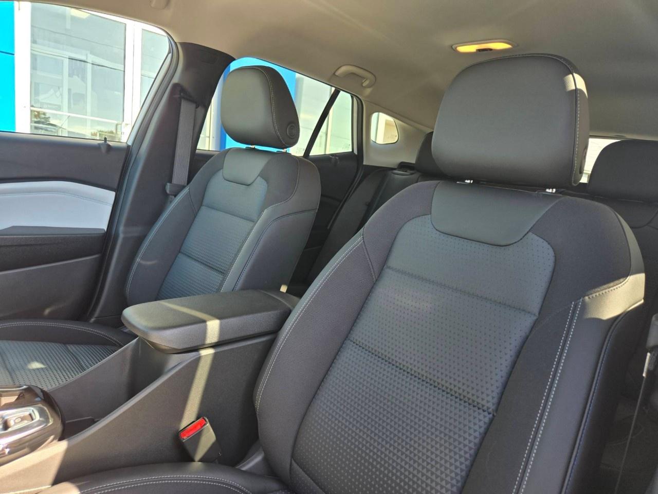 2026 Chevrolet Trax Fwd 4dr Lt Photo