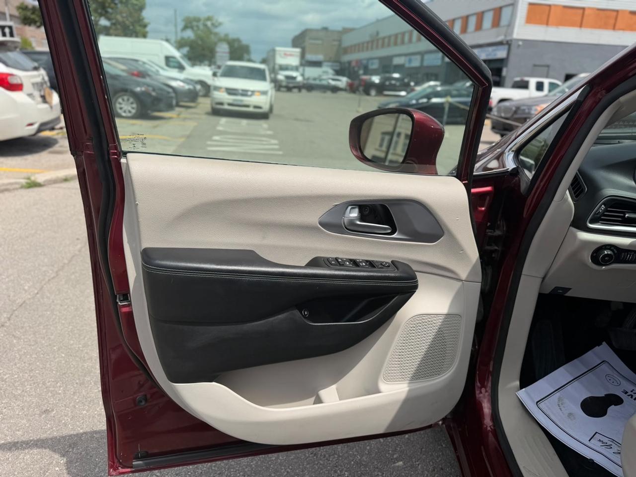 2018 Chrysler Pacifica Touring Plus Photo