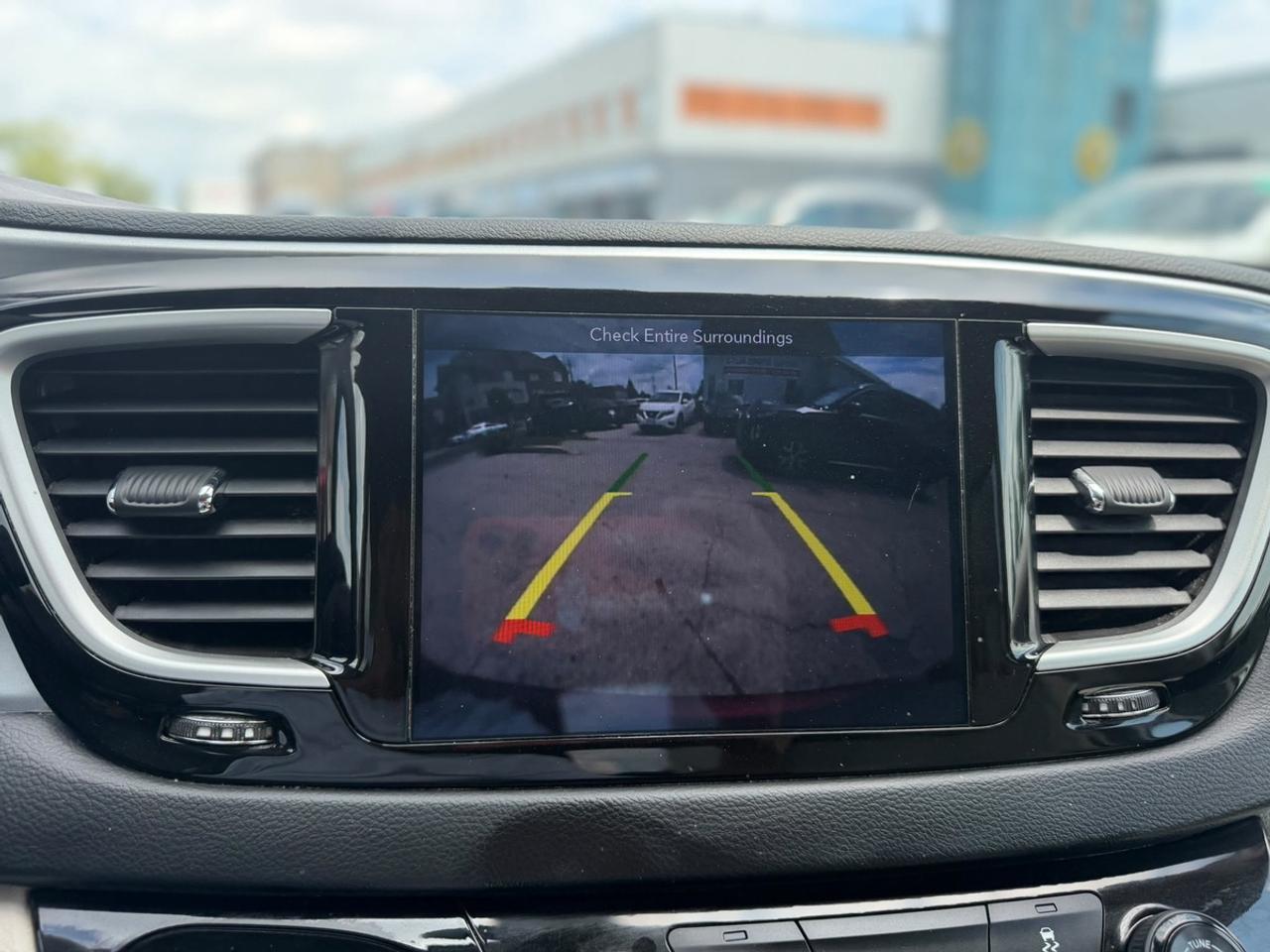 2018 Chrysler Pacifica Touring Plus Photo