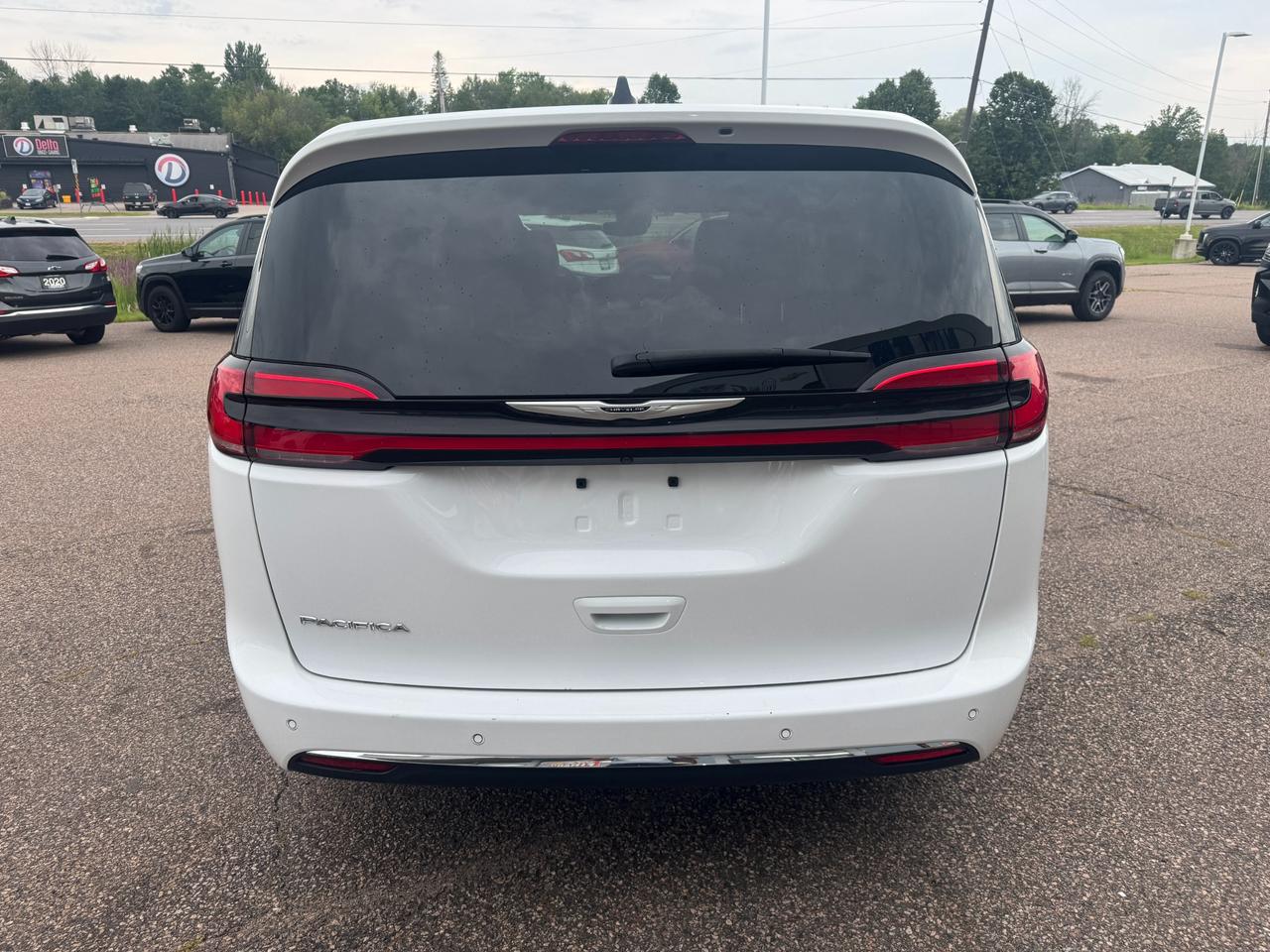 2025 Chrysler Pacifica Select Front-Wheel Drive Passenger Van Photo