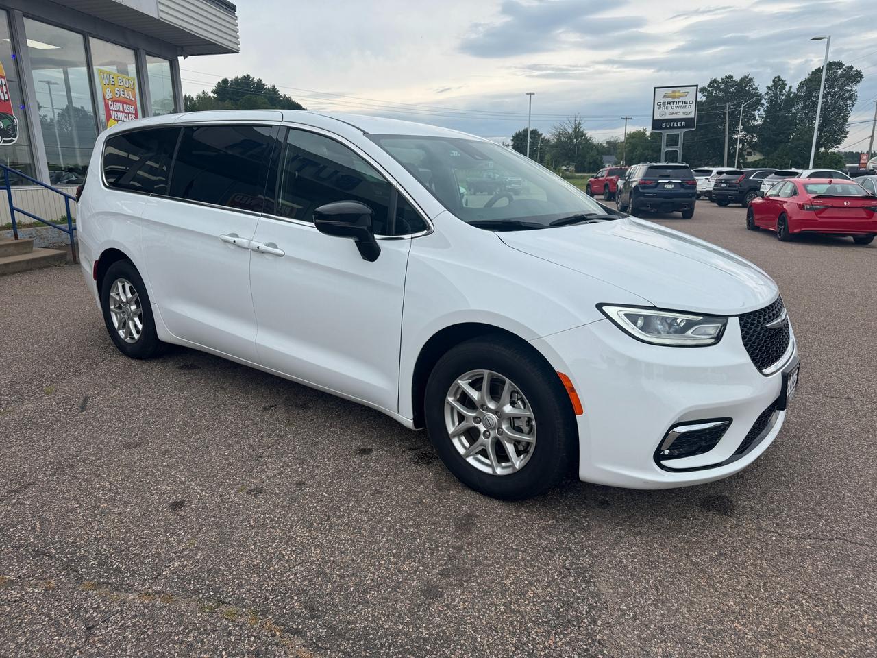 2025 Chrysler Pacifica Select Front-Wheel Drive Passenger Van Photo