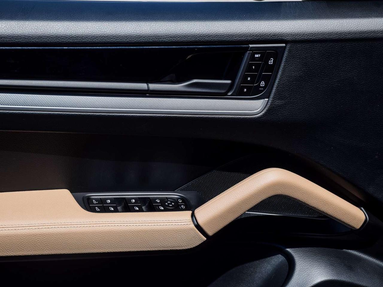 2024 Porsche Cayenne Base 4dr All-wheel Drive Photo