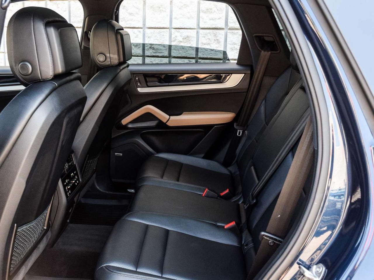 2024 Porsche Cayenne Base 4dr All-wheel Drive Photo