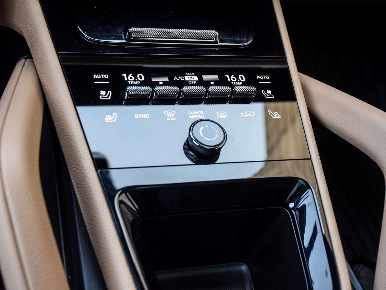 2024 Porsche Cayenne Base 4dr All-wheel Drive Photo