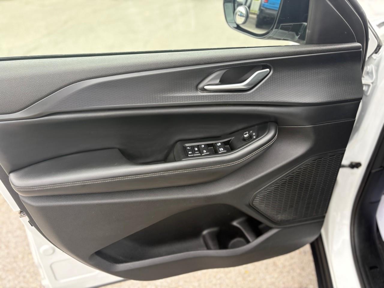 2023 Jeep Grand Cherokee Laredo 4dr 4x4 Photo