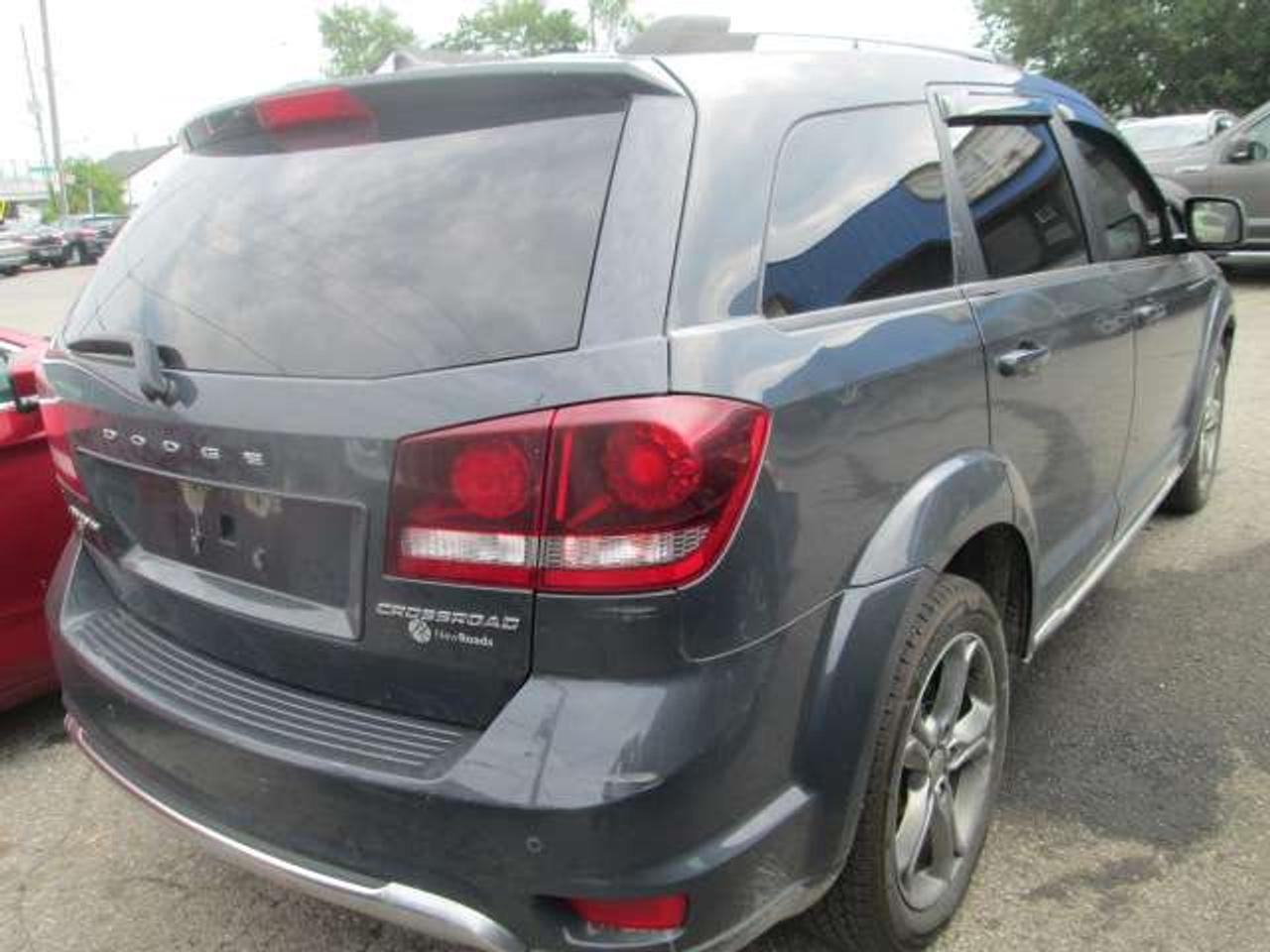 2018 Dodge Journey Crossroad, Leather, 7 Passenger, Heated Seats Photo