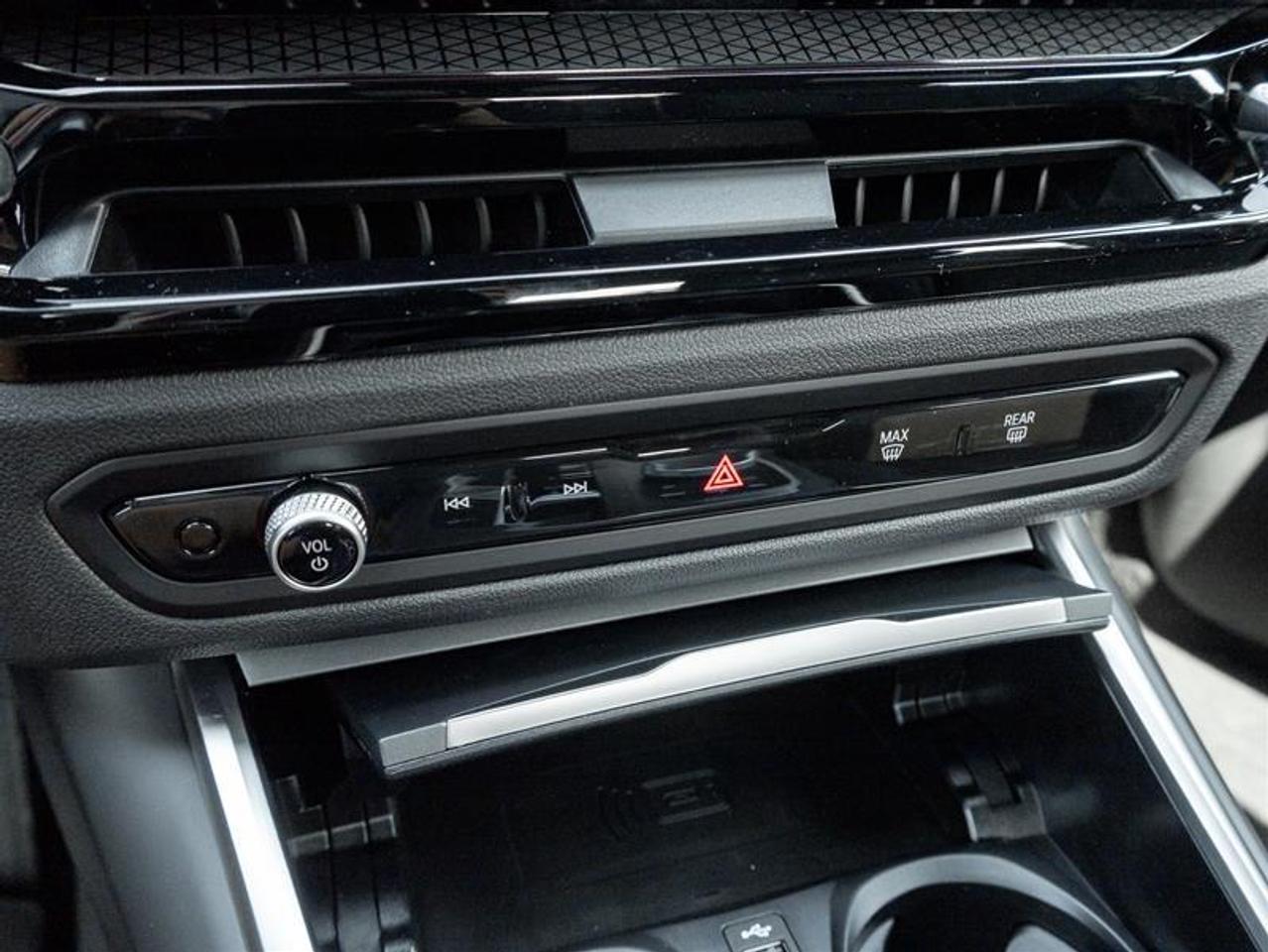2026 BMW 330 i xDrive 4dr All-Wheel Drive Sedan Photo