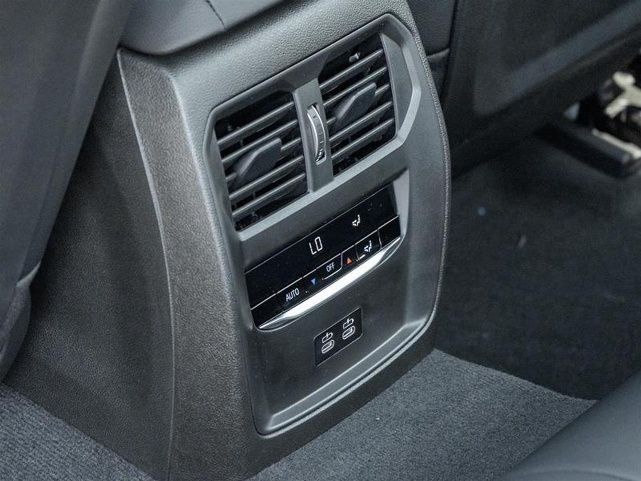 2026 BMW 330 i xDrive 4dr All-Wheel Drive Sedan Photo