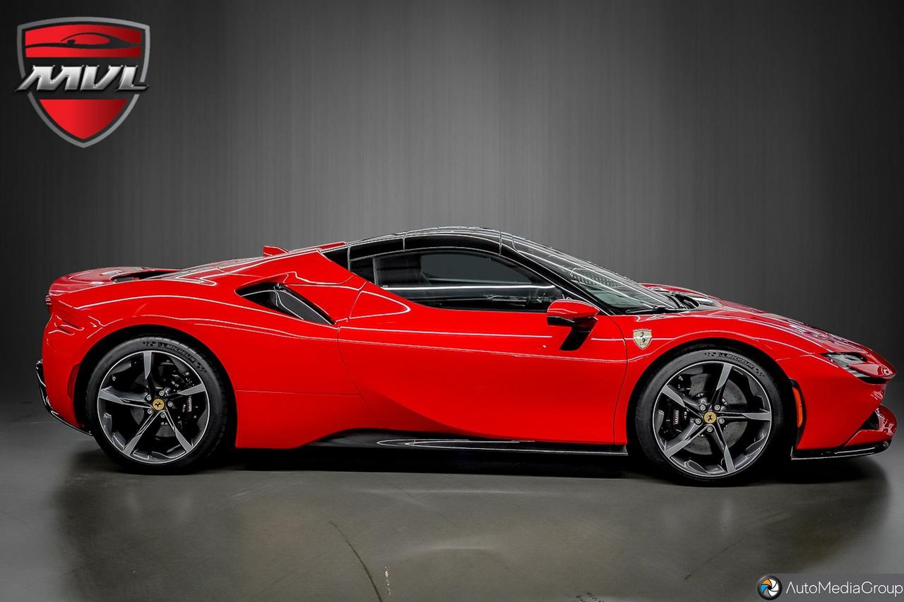 2025 Ferrari SF90 Spider Base 2dr Convertible Photo