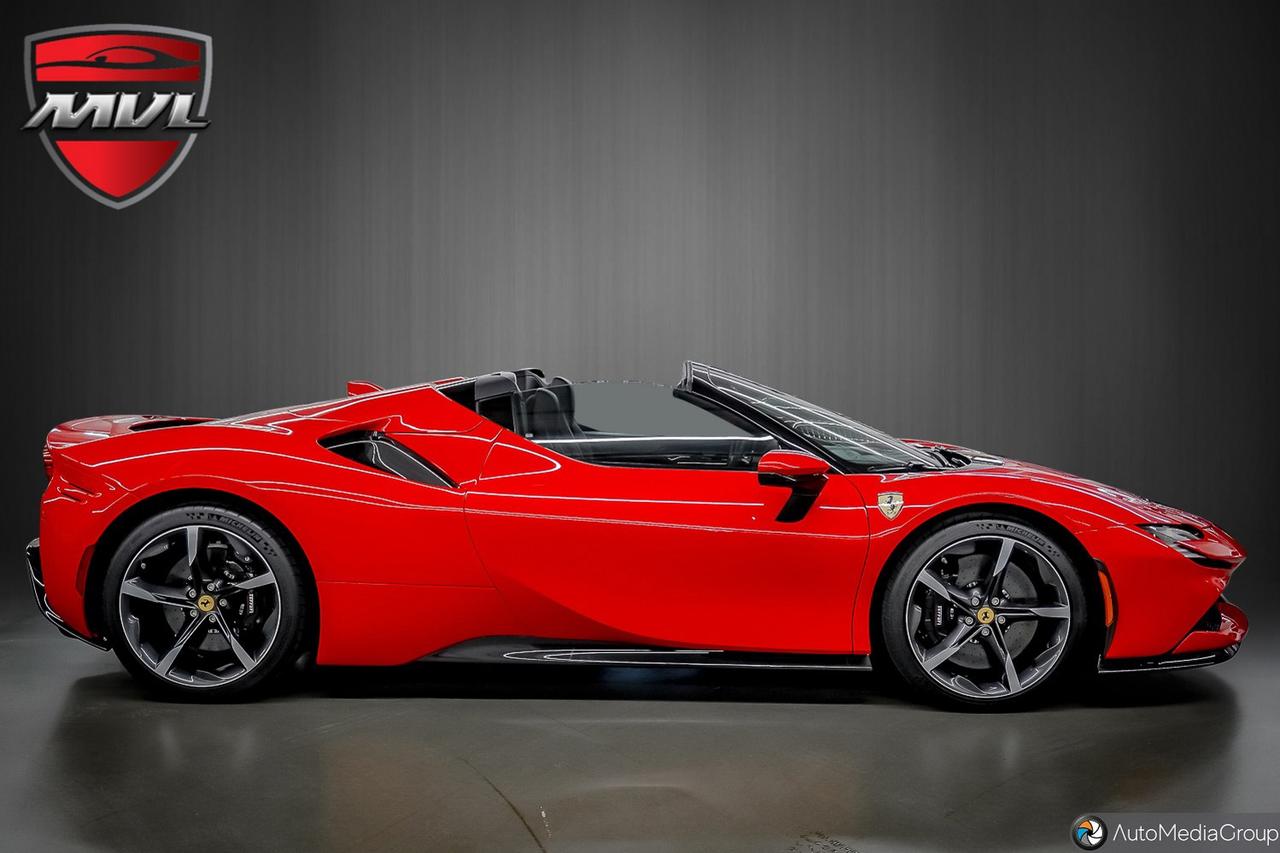 2025 Ferrari SF90 Spider Base 2dr Convertible Photo