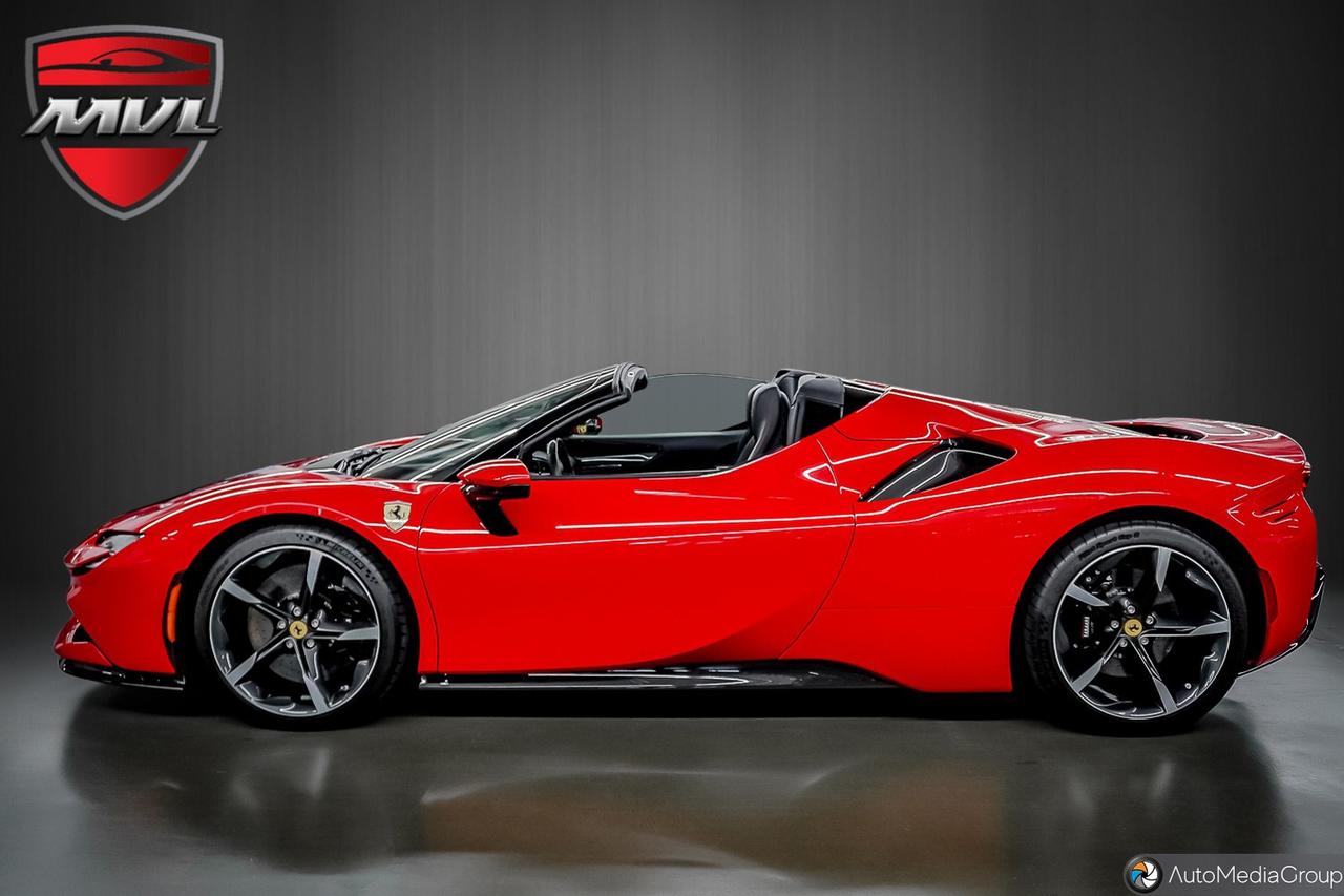 2025 Ferrari SF90 Spider Base 2dr Convertible Photo