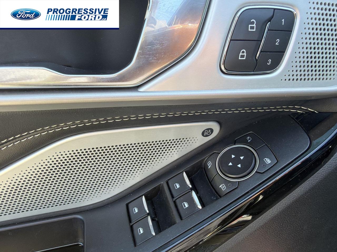 2021 Ford Explorer ST 4dr 4x4 Photo
