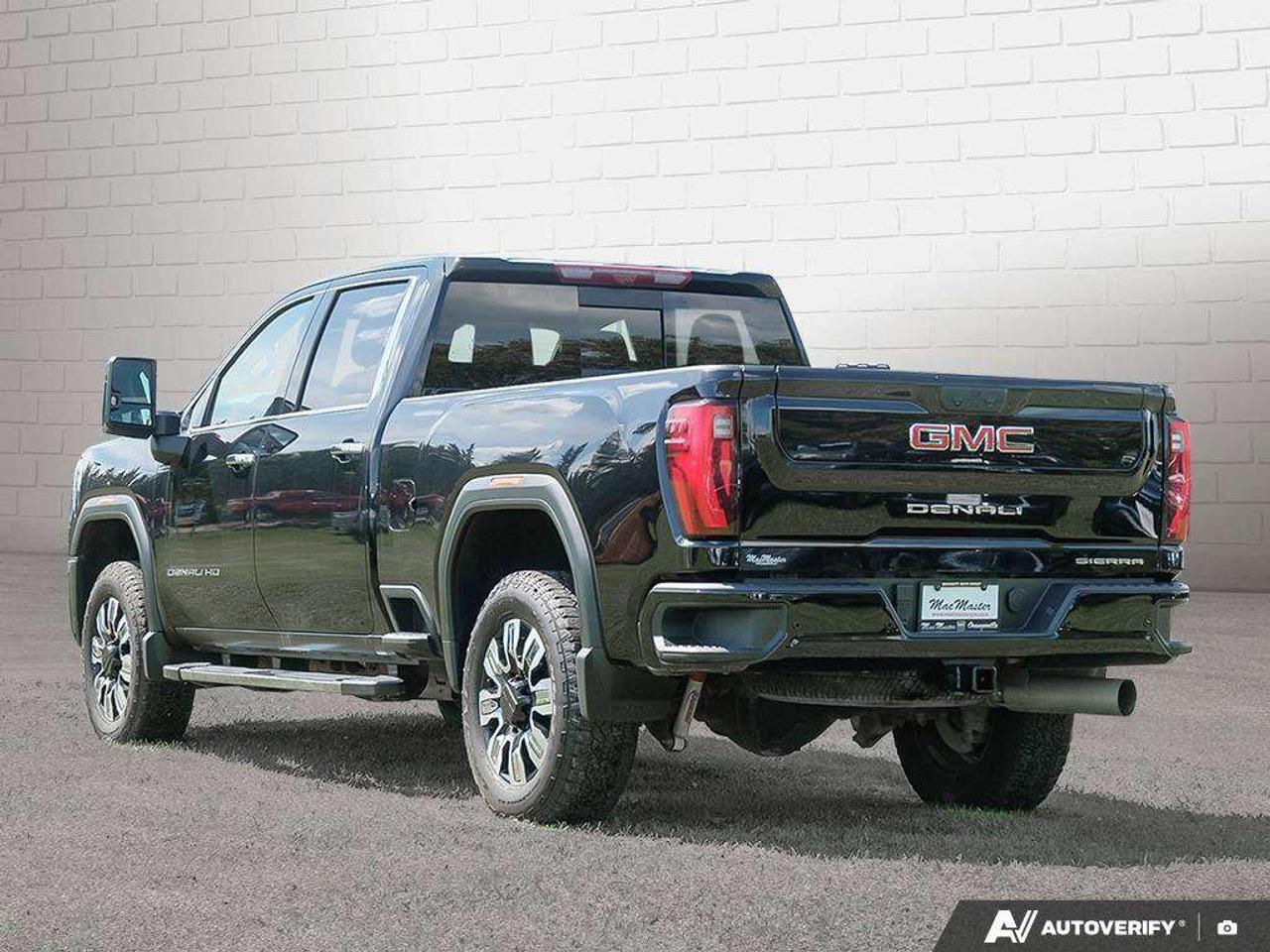 2024 GMC SIERRA 2500HD DENALI, 6.6L V8, 4X4, ALLOYS, LEATHER, HUD, CERTFIED PREOWNED! Photo