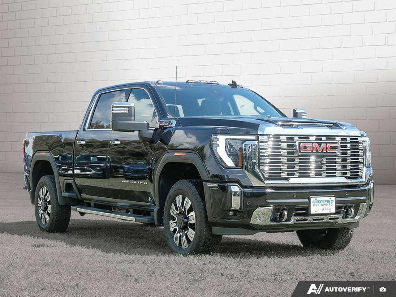 2024 GMC SIERRA 2500HD DENALI, 6.6L V8, 4X4, ALLOYS, LEATHER, HUD, CERTFIED PREOWNED! Photo