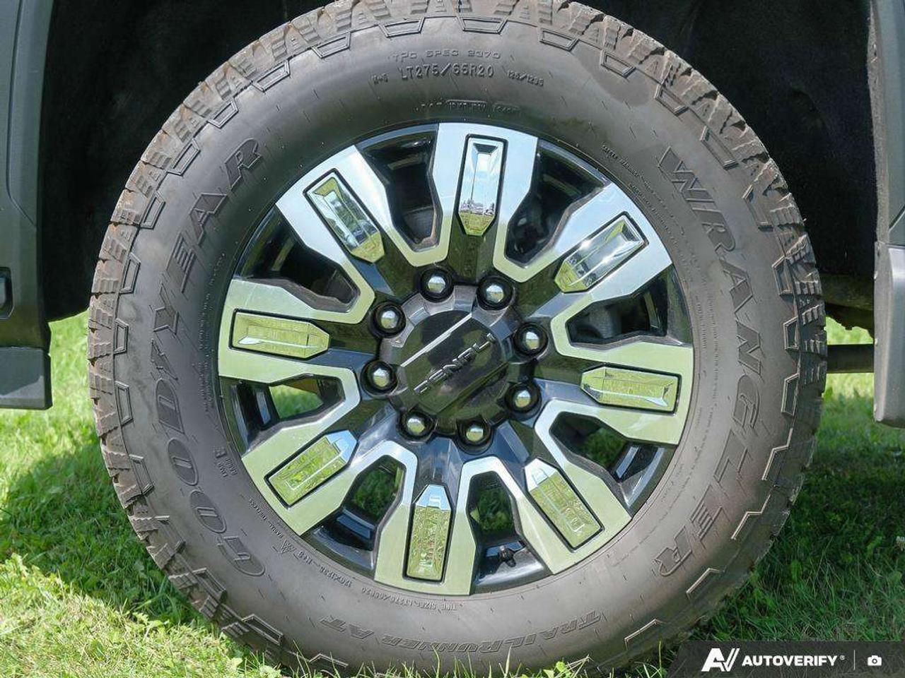 2024 GMC SIERRA 2500HD DENALI, 6.6L V8, 4X4, ALLOYS, LEATHER, HUD, CERTFIED PREOWNED! Photo
