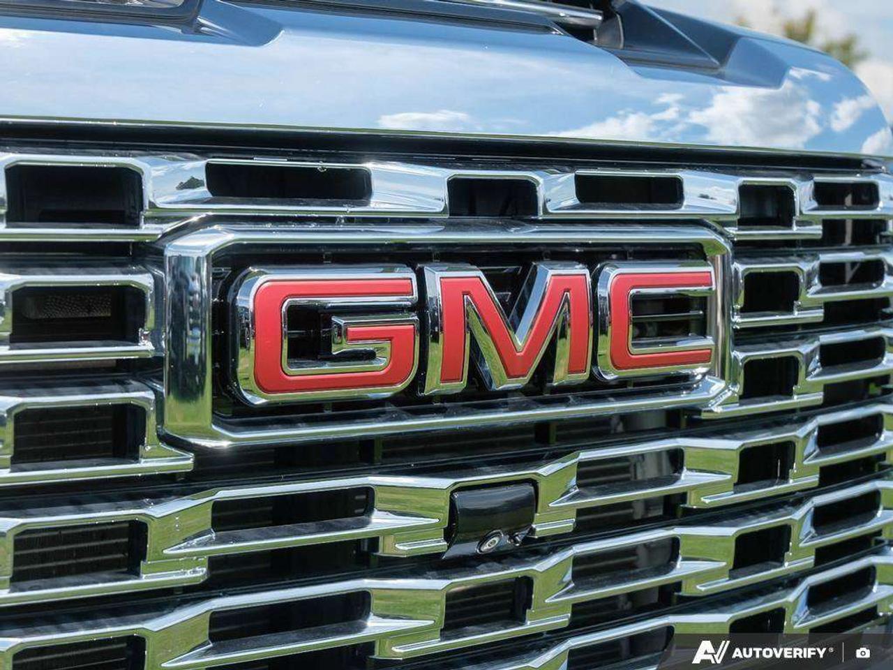 2024 GMC SIERRA 2500HD DENALI, 6.6L V8, 4X4, ALLOYS, LEATHER, HUD, CERTFIED PREOWNED! Photo