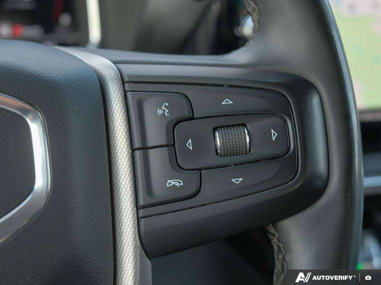 2024 GMC SIERRA 2500HD DENALI, 6.6L V8, 4X4, ALLOYS, LEATHER, HUD, CERTFIED PREOWNED! Photo