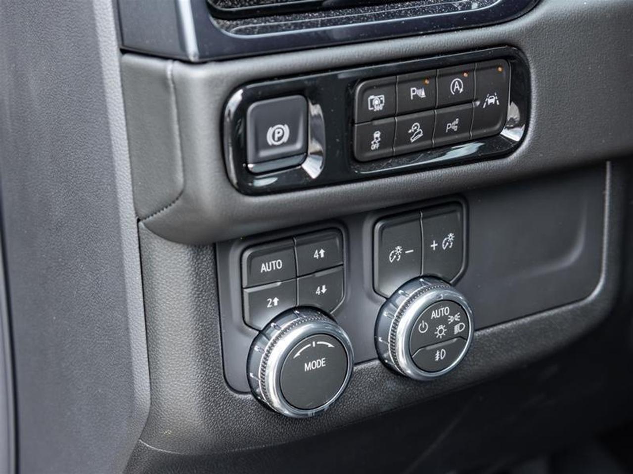 2026 GMC Yukon XL AT4 4dr 4x4 Photo