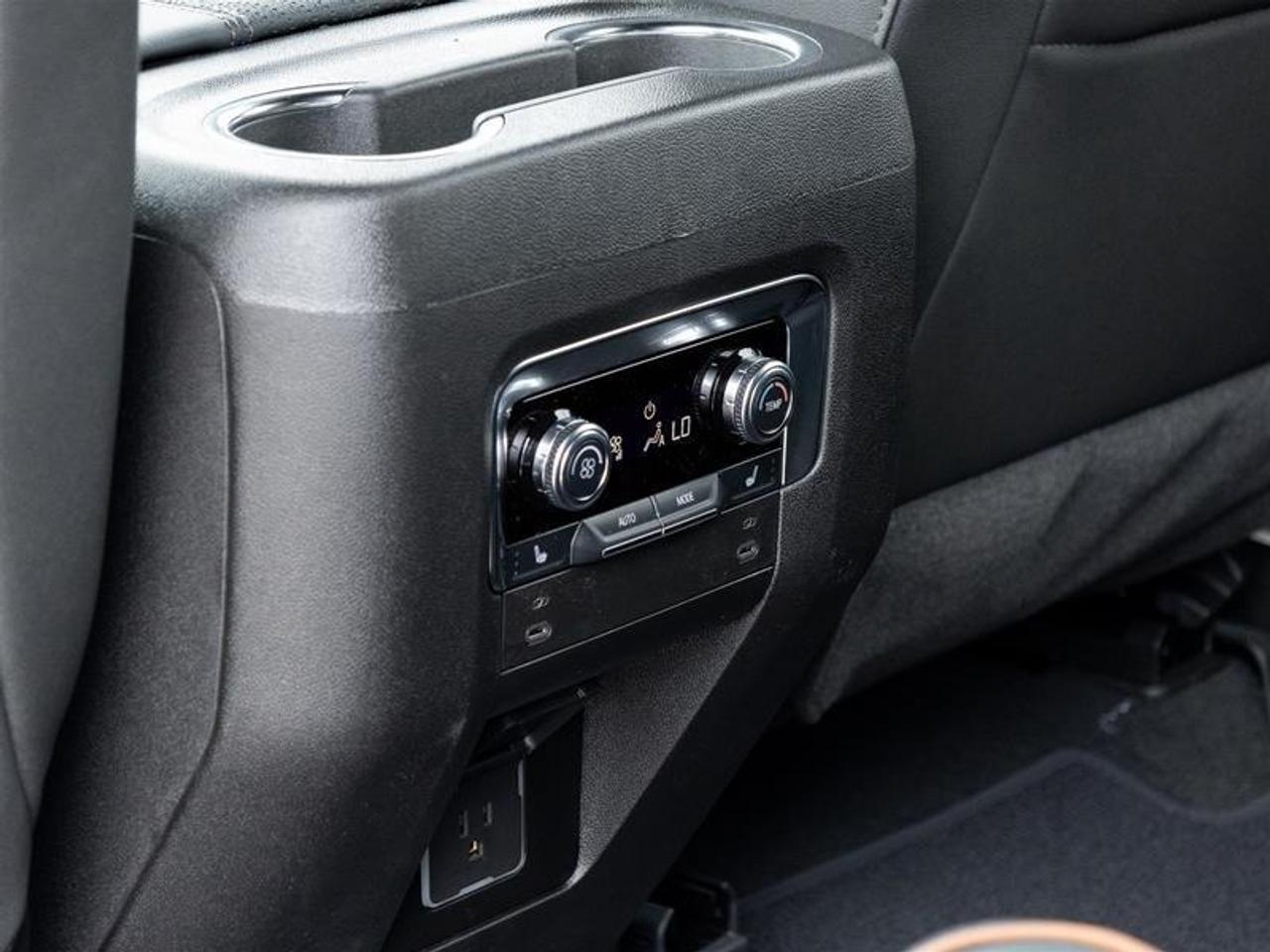 2026 GMC Yukon XL AT4 4dr 4x4 Photo