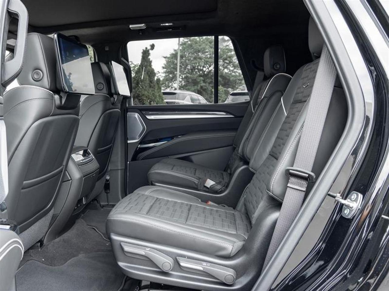 2026 Cadillac Escalade V-Series 4dr 4x4 Photo