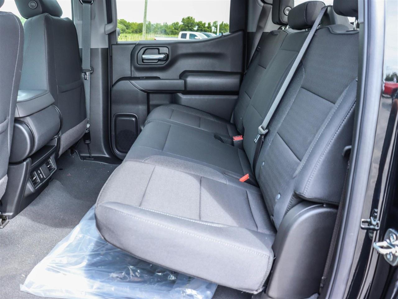 2026 Chevrolet Silverado 1500 Crew Cab Standard Box 4-Wheel Drive Custom Trail Boss Photo