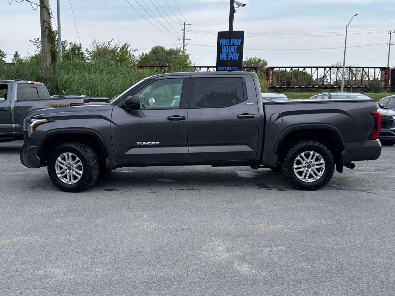2022 Toyota Tundra SR   4WD   LOCAL   DEALER MAINTAINED Photo