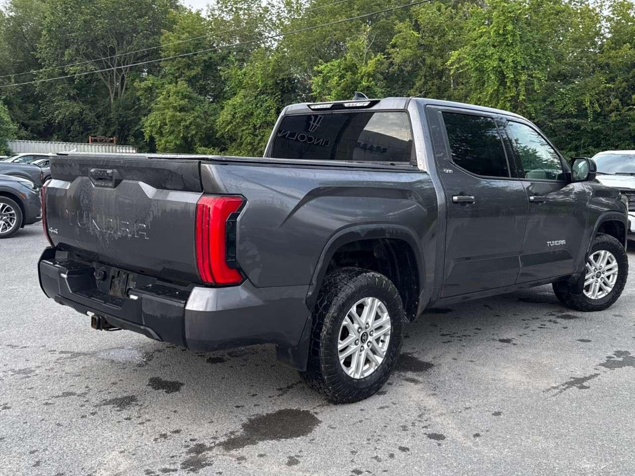 2022 Toyota Tundra SR   4WD   LOCAL   DEALER MAINTAINED Photo