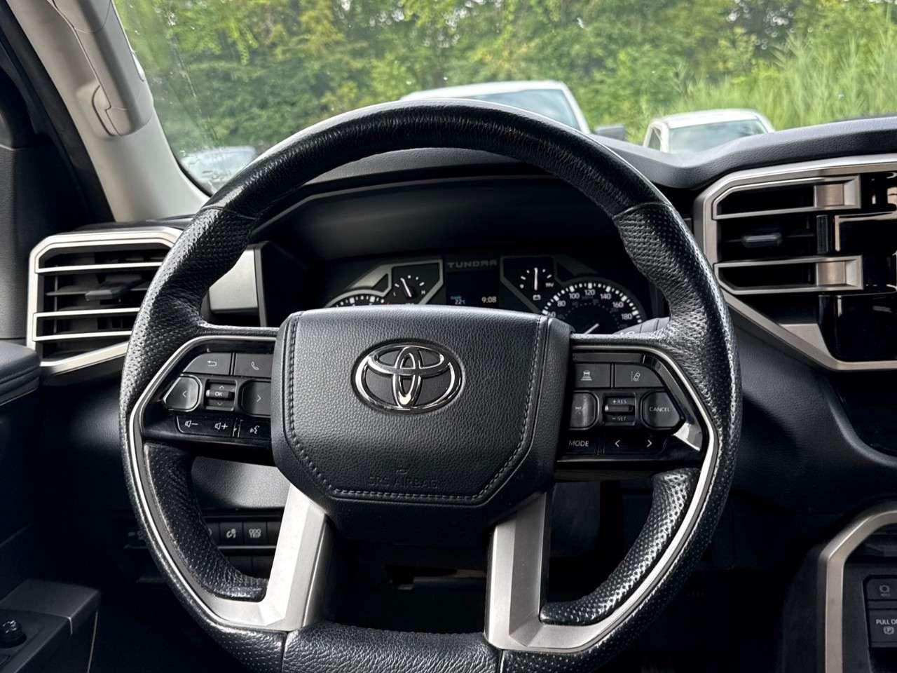 2022 Toyota Tundra SR   4WD   LOCAL   DEALER MAINTAINED Photo