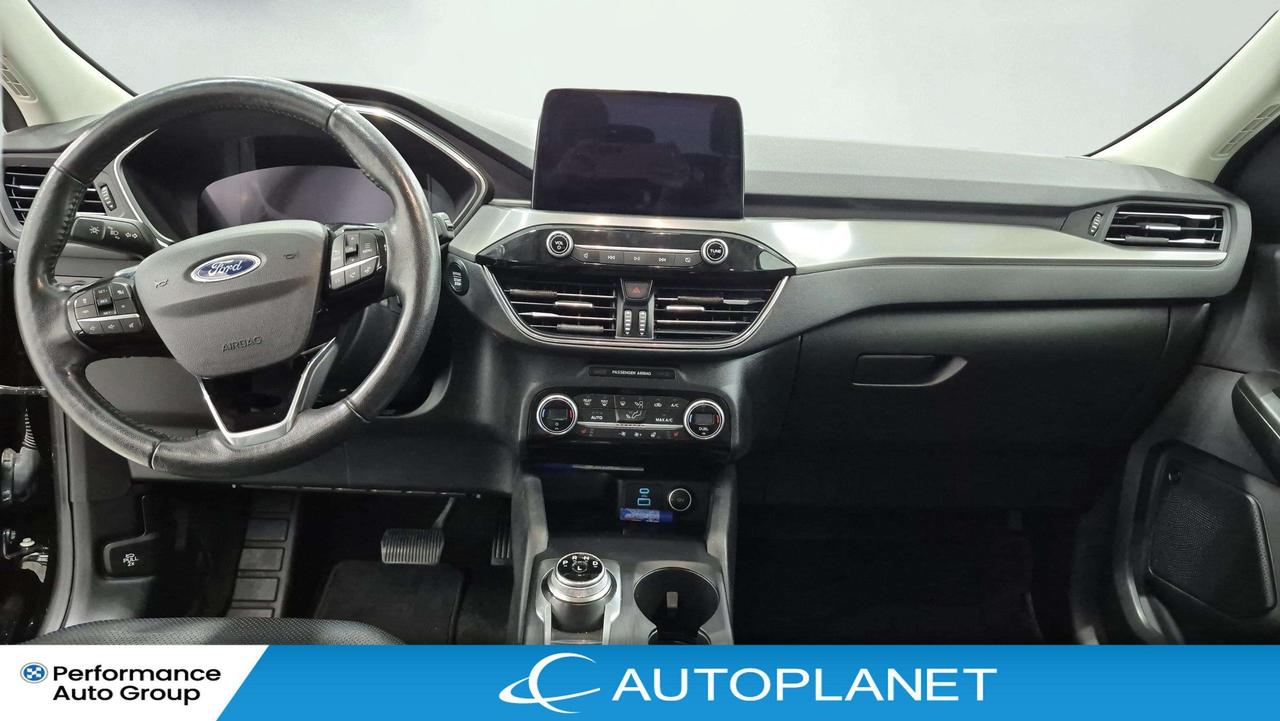 2021 Ford Escape Titanium AWD, Ford Co-Pilot, Pano Roof, Navi! Photo