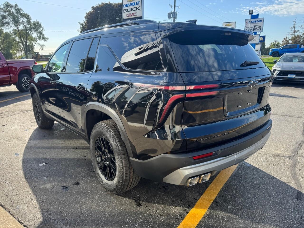 2027 Chevrolet Traverse Z71 4dr All-Wheel Drive Photo4