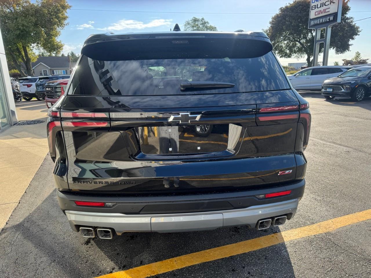 2027 Chevrolet Traverse Z71 4dr All-Wheel Drive Photo