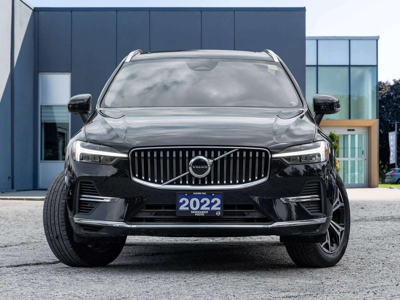 2022 Volvo XC60 Inscription Expression Photo2