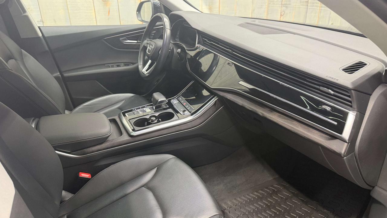2019 Audi Q8 PROGRESSIV 3.0T QUATTRO LOW KMS Photo