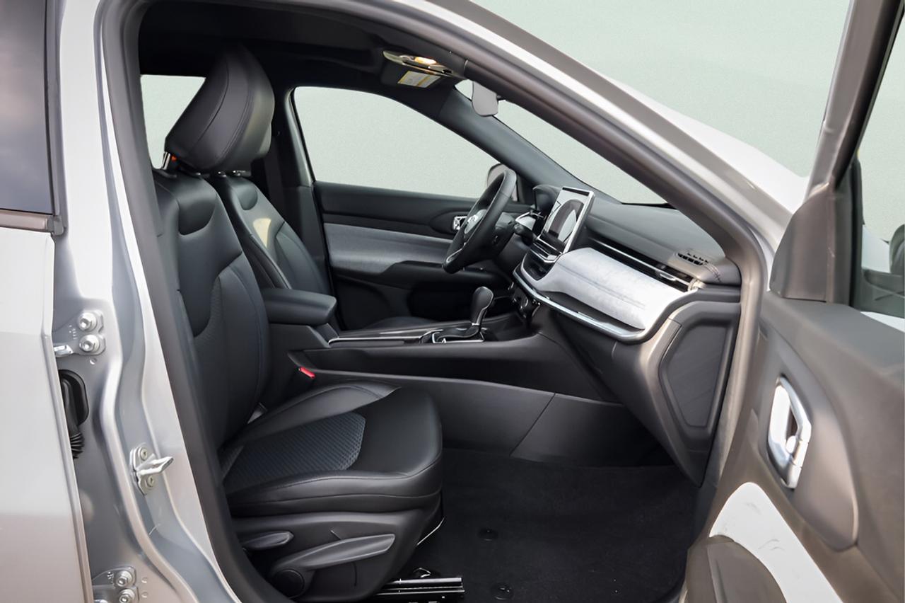 2026 Jeep Compass NORTH Photo