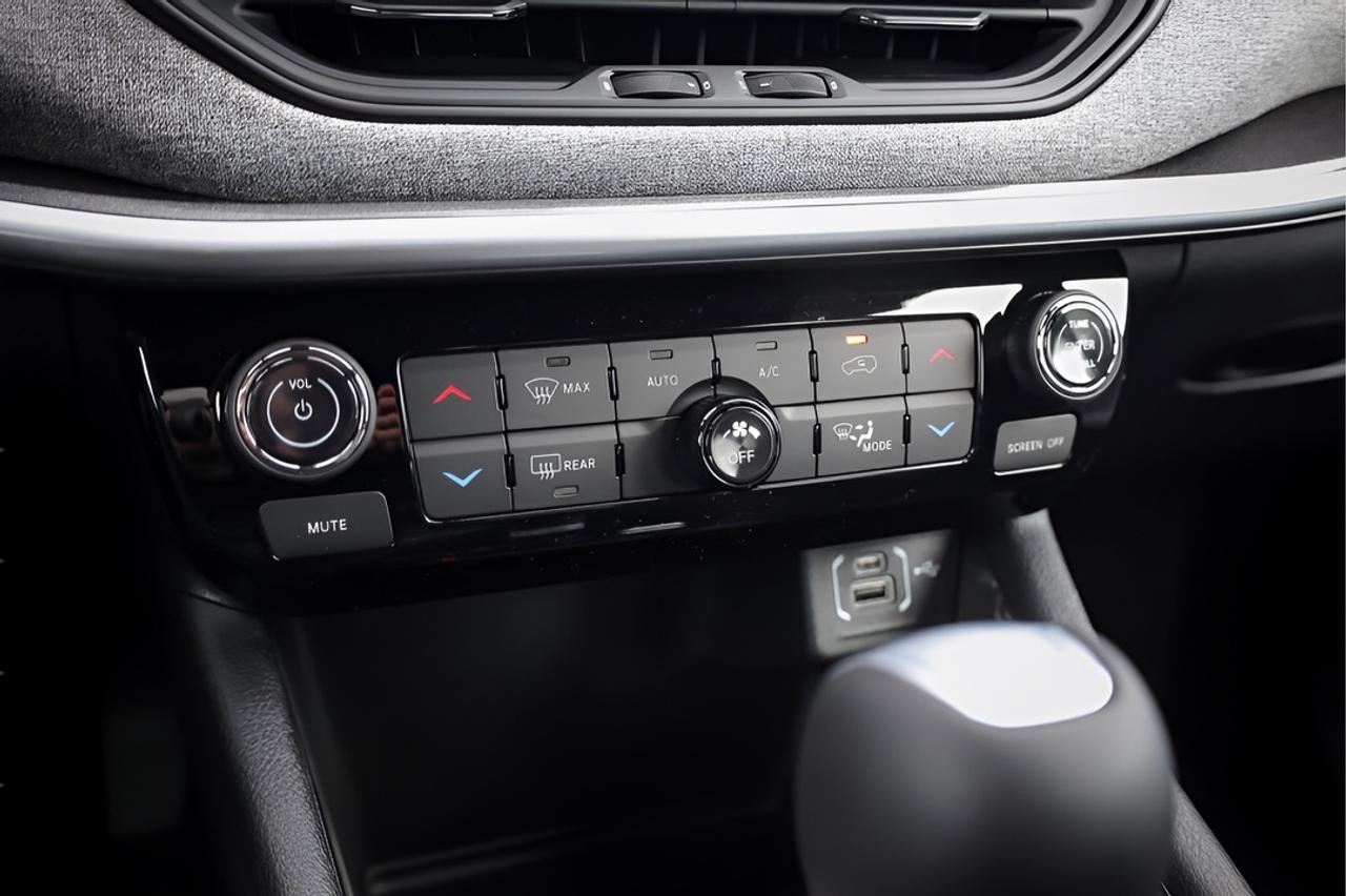 2026 Jeep Compass NORTH Photo