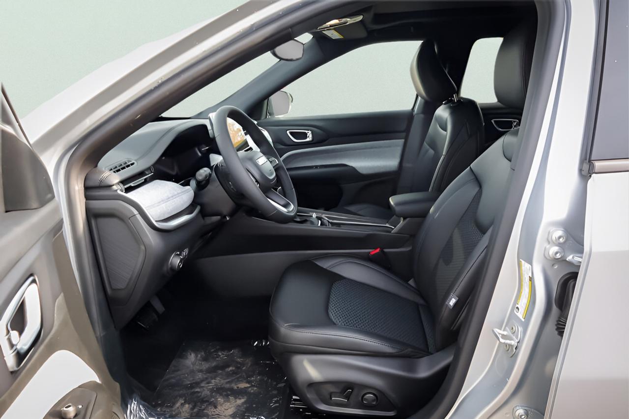 2026 Jeep Compass NORTH Photo