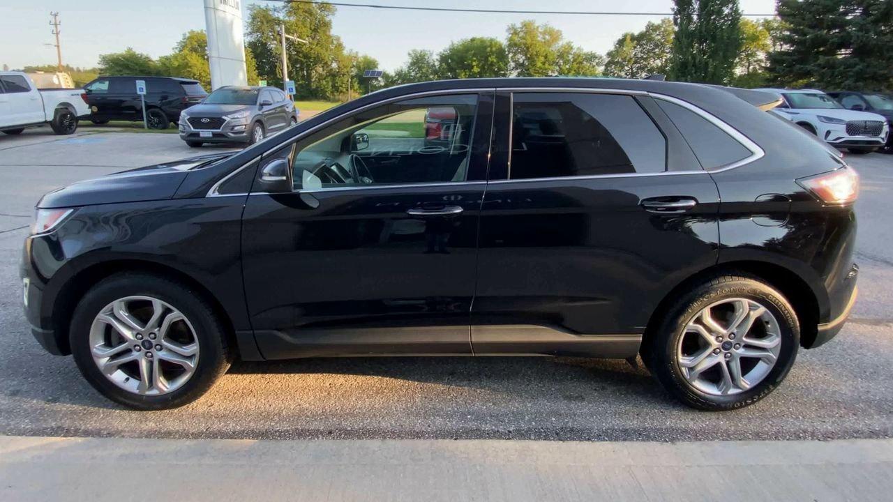 2017 Ford Edge Titanium Photo