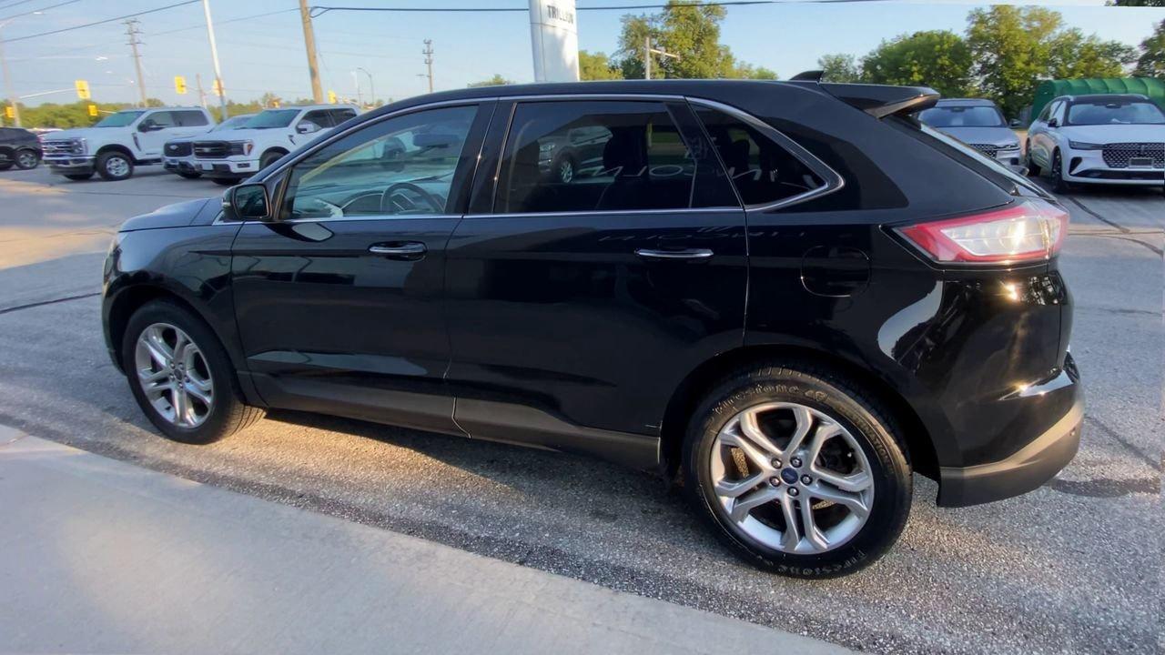 2017 Ford Edge Titanium Photo