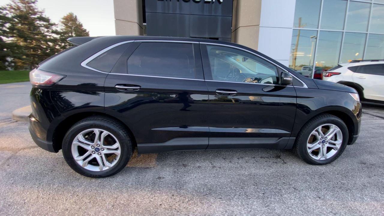 2017 Ford Edge Titanium Photo