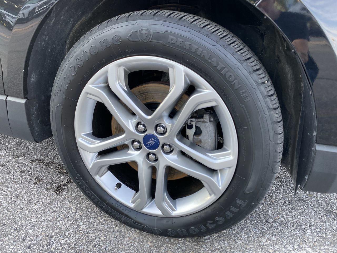 2017 Ford Edge Titanium Photo