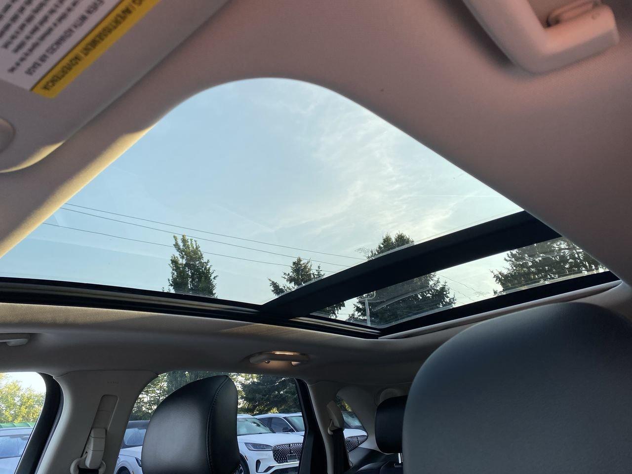 2017 Ford Edge Titanium Photo