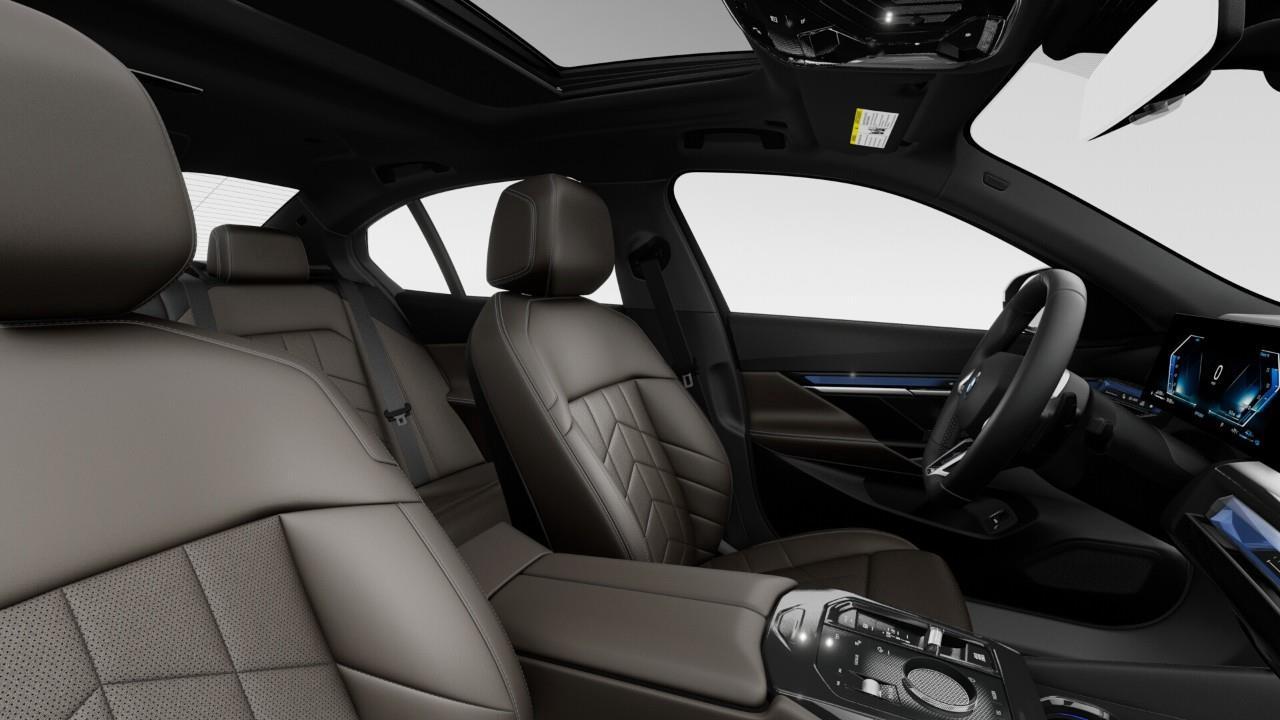 2027 BMW 550e xDrive 4dr All-Wheel Drive Sedan Photo