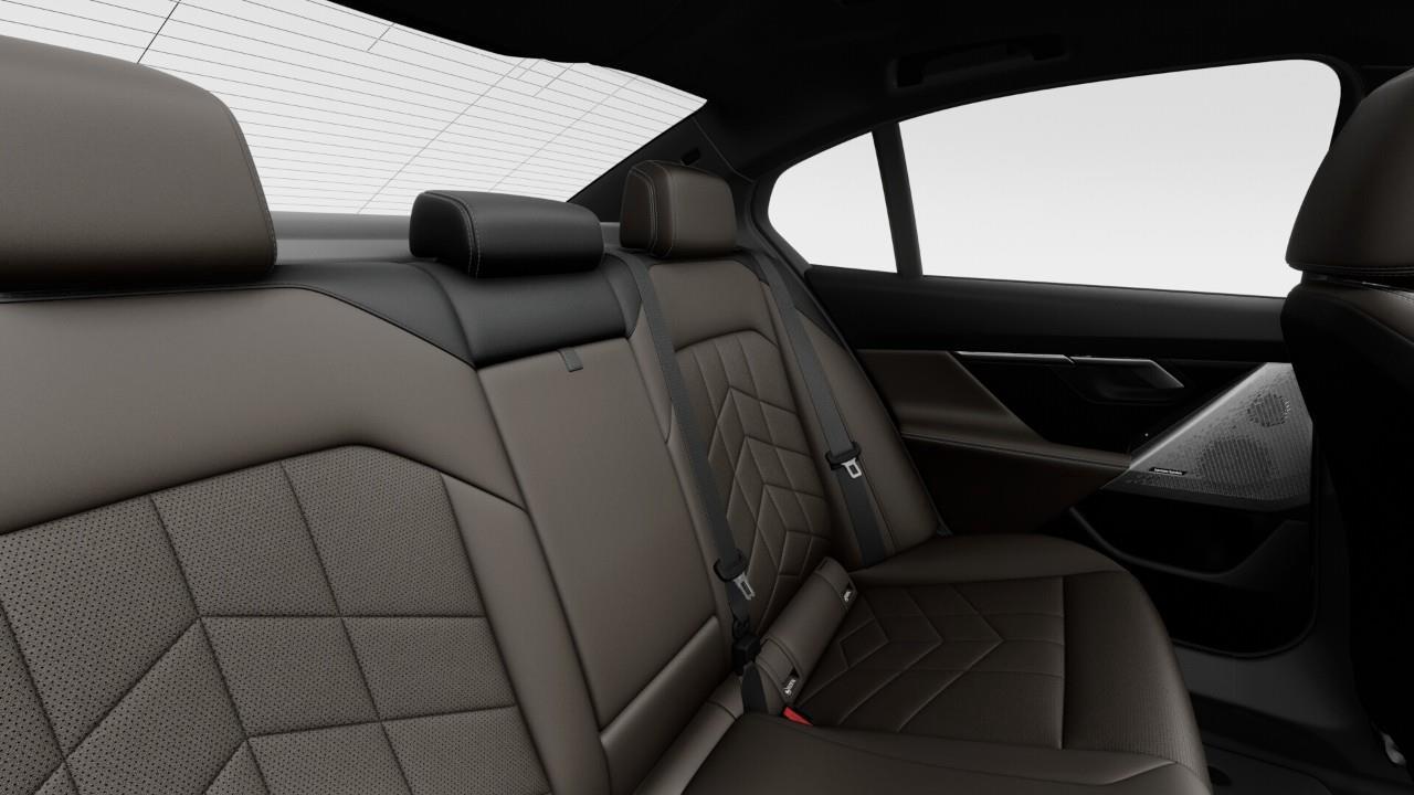 2027 BMW 550e xDrive 4dr All-Wheel Drive Sedan Photo
