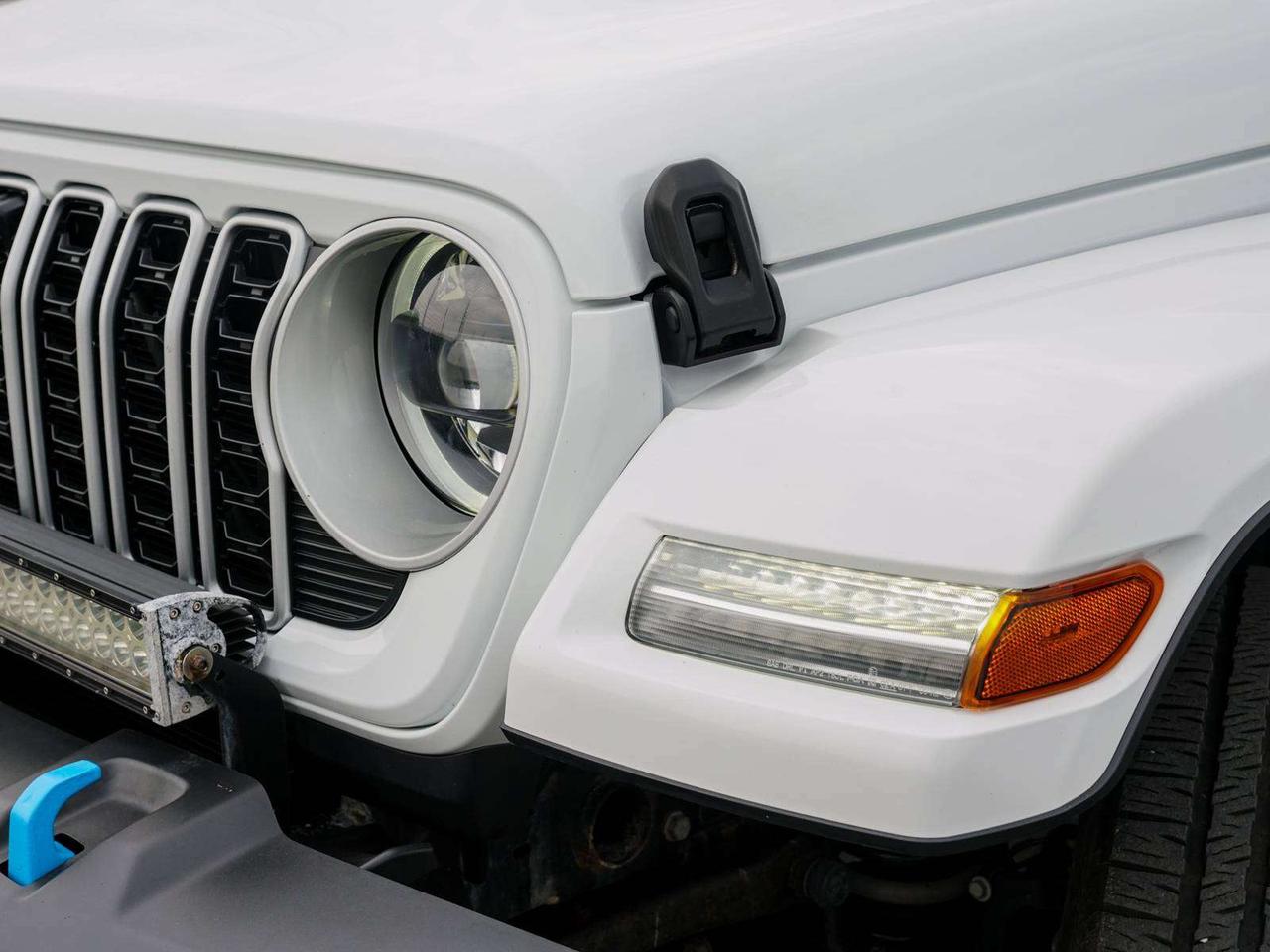 2024 Jeep Wrangler Sahara 4xe Photo