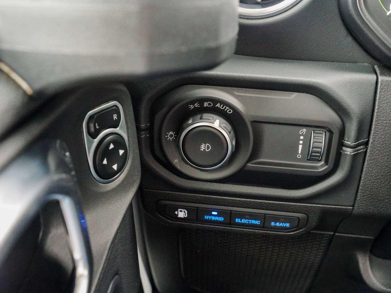 2024 Jeep Wrangler Sahara 4xe Photo