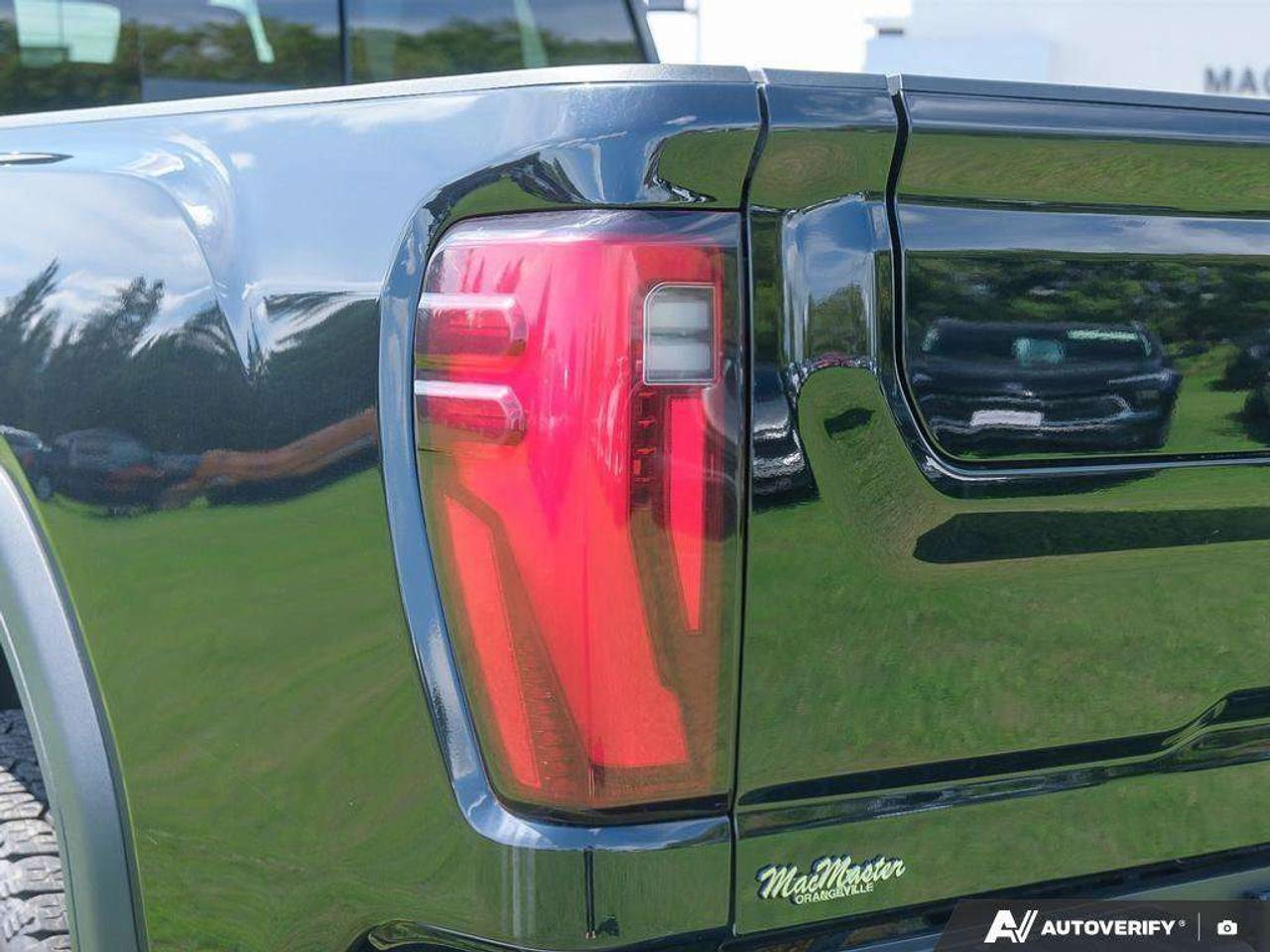 2024 GMC SIERRA 2500HD DENALI, 6.6L V8, 4X4, ALLOYS, LEATHER, HUD, CERTFIED PREOWNED! Photo