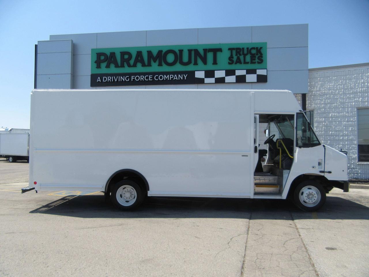 2022 Ford F-59 18FT UTILIMASTER STEPVAN WITH SHELVES Photo